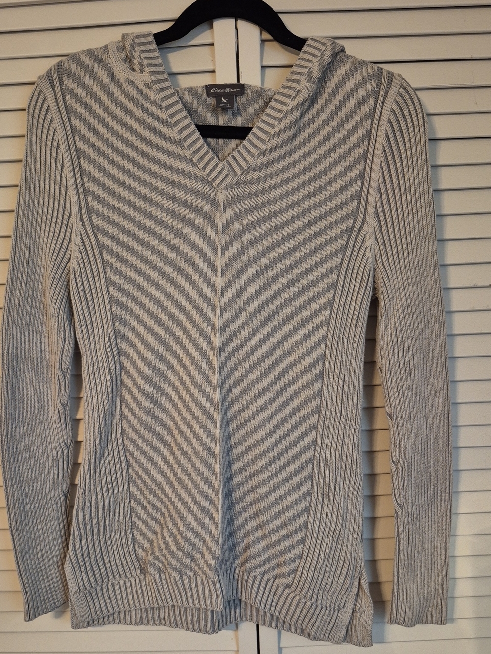 Eddie Bauer Two-Tone Gray and Cream V-Neck Sweater